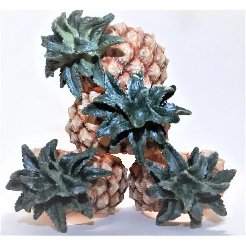 Set of four pineapple napkin rings resin